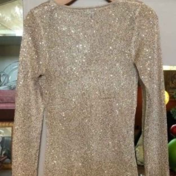 Beautiful Sweaters With Tiny Sequins. - Picture 13 of 16